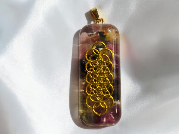 pendentif orgonite tourmaline multicolore fleur de vie